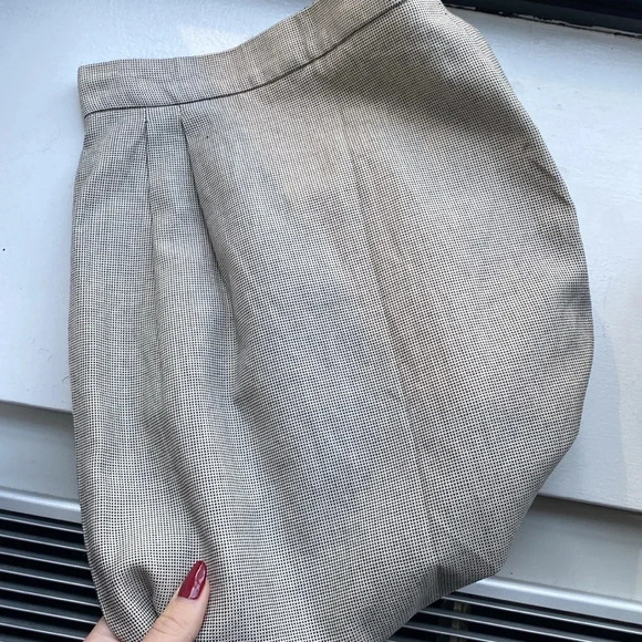 Burberry Vintage Burberry’s Pleated Wool Silk Pencil Skirt Gray Black Size 6P - Picture 2 of 16